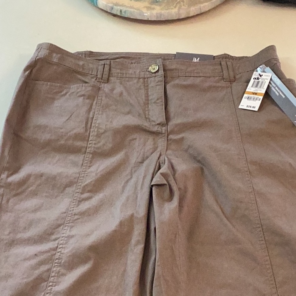 JM Collection tan capris.  NWT.  Size 16W